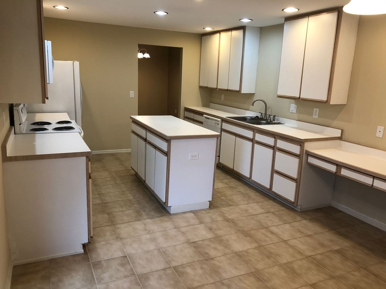 Spacious 2-bedroom apartments - Photo 5 of 10