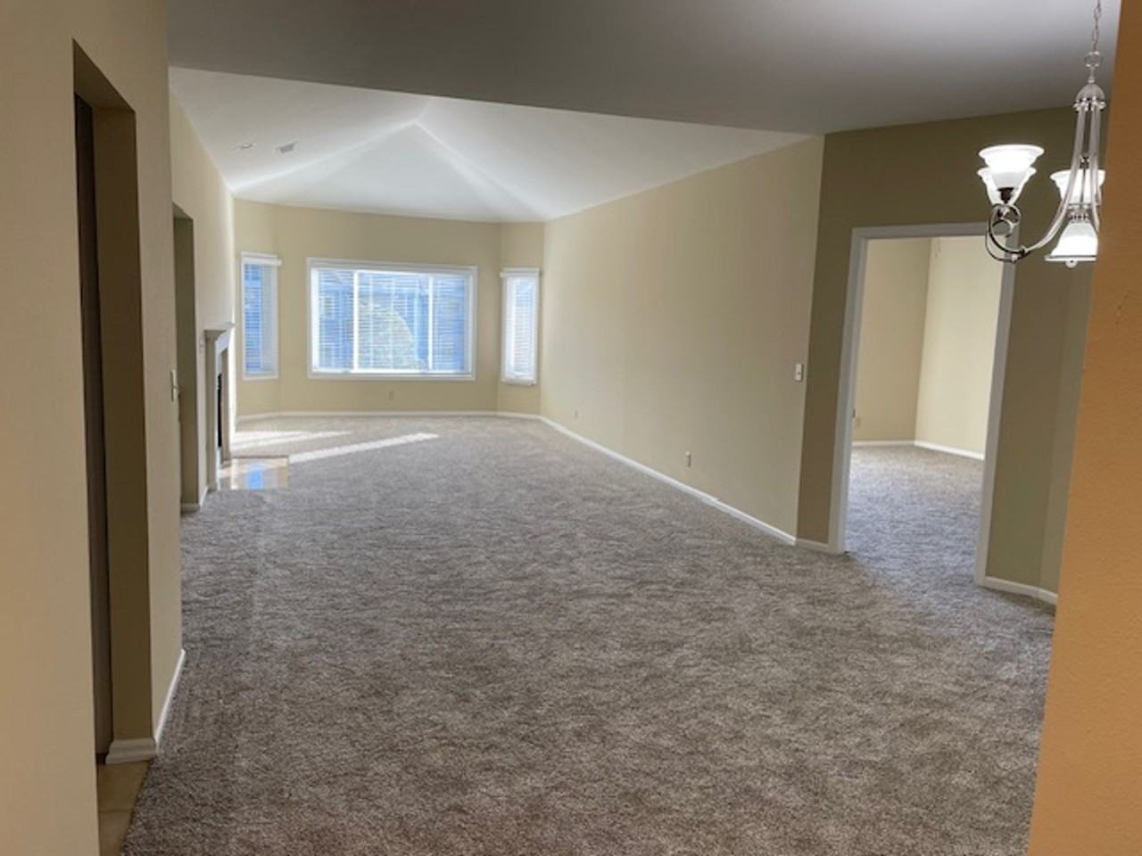 Spacious 2-bedroom apartments - Photo 4 of 10