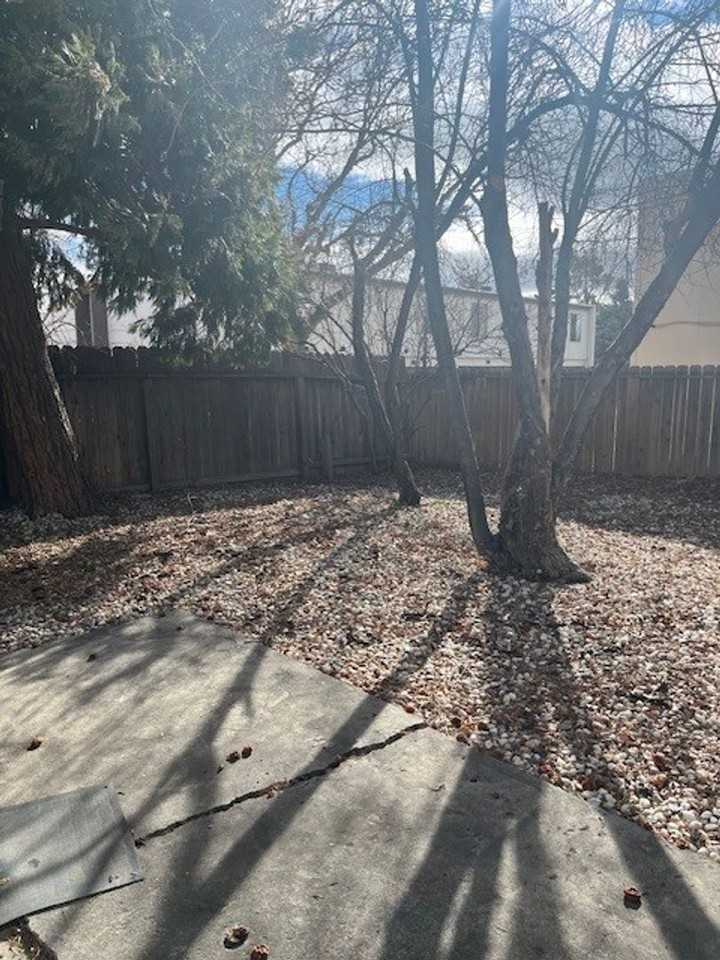 155 E Lincoln Way - Photo 3 of 16