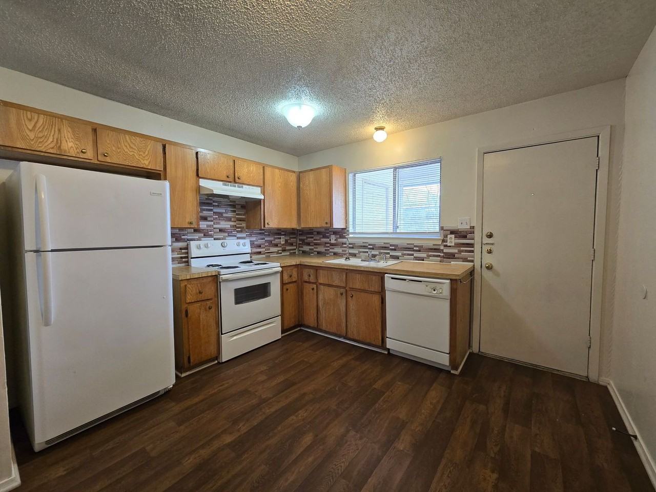 1309 Quail Cir #D - Photo 3 of 15