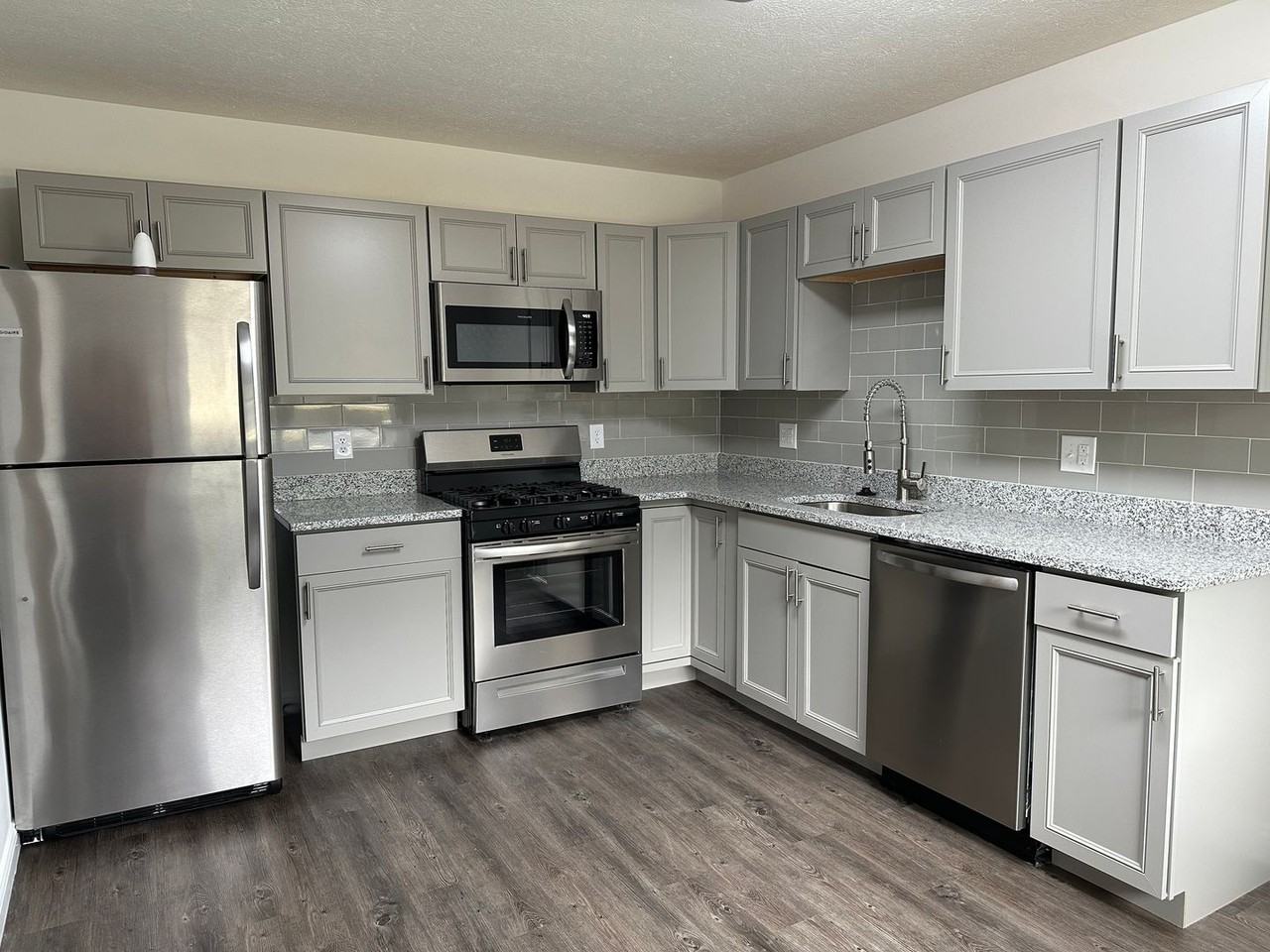 52 Flats - Photo 2 of 29