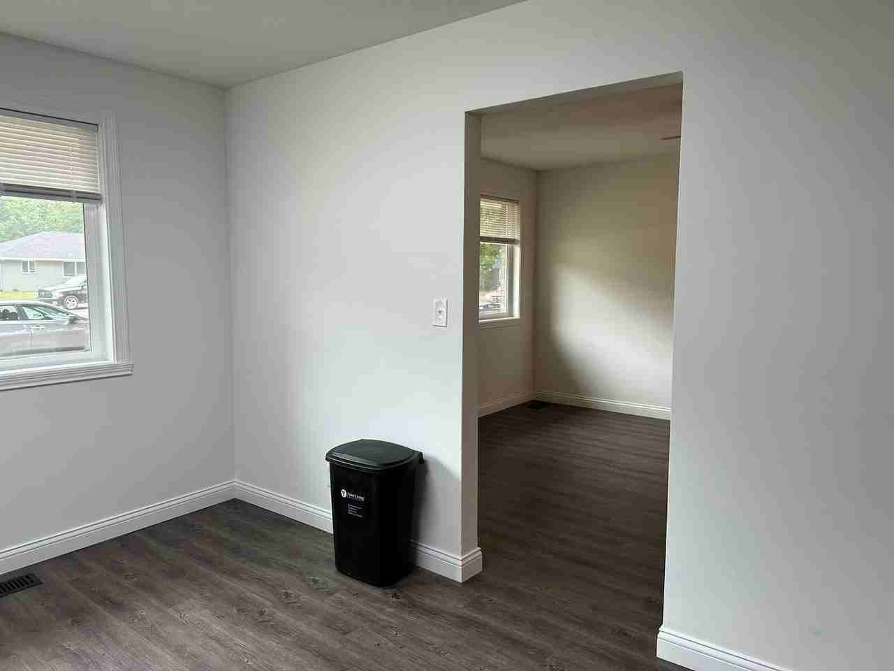 52 Flats - Photo 4 of 29