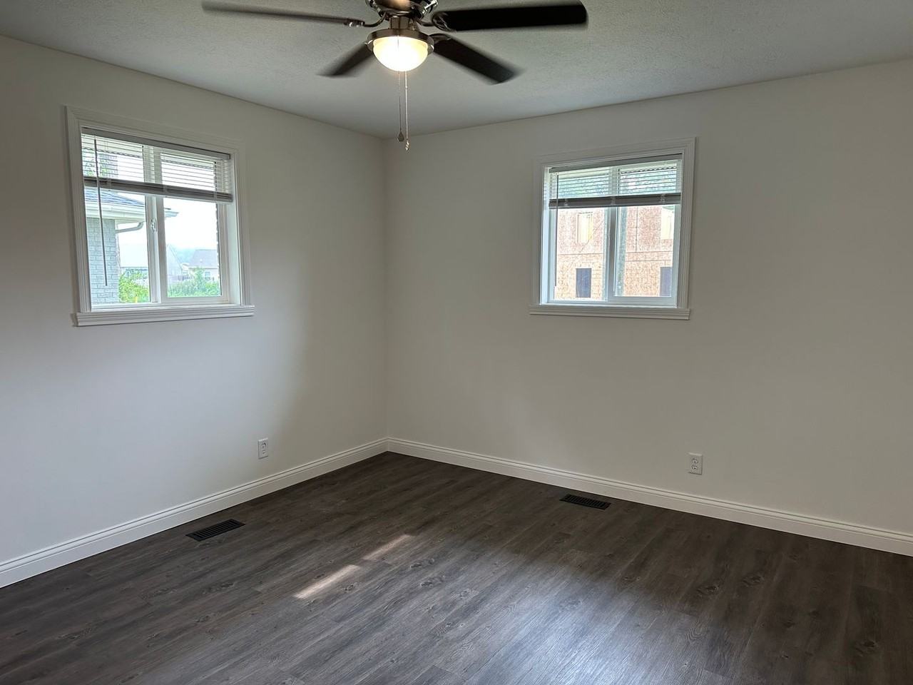 52 Flats - Photo 6 of 29