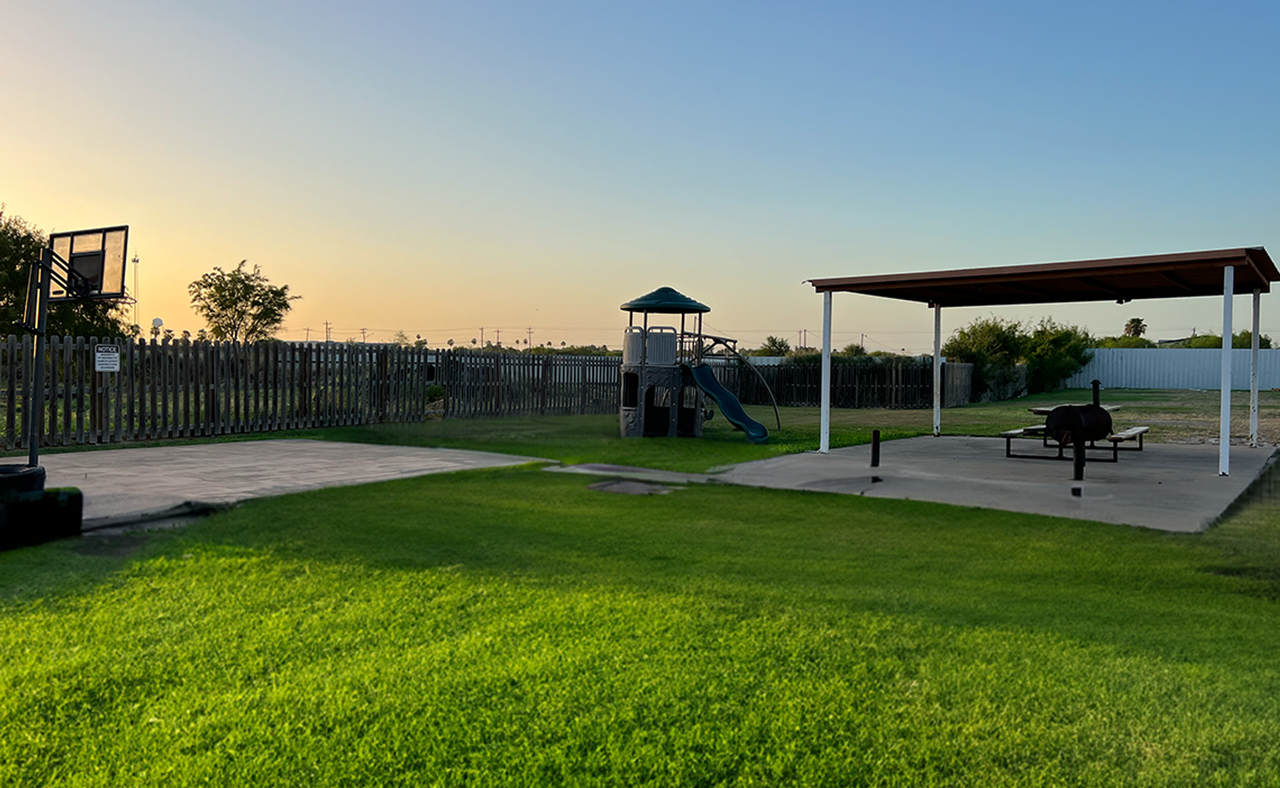 Ka'Anali Apartments - Photo 4 of 21