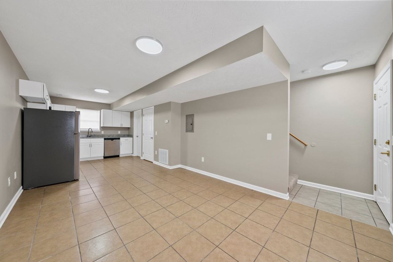 Autovilla Townhomes - Photo 4 of 31