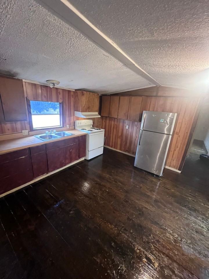 Lazy Acres - Photo 7 of 12
