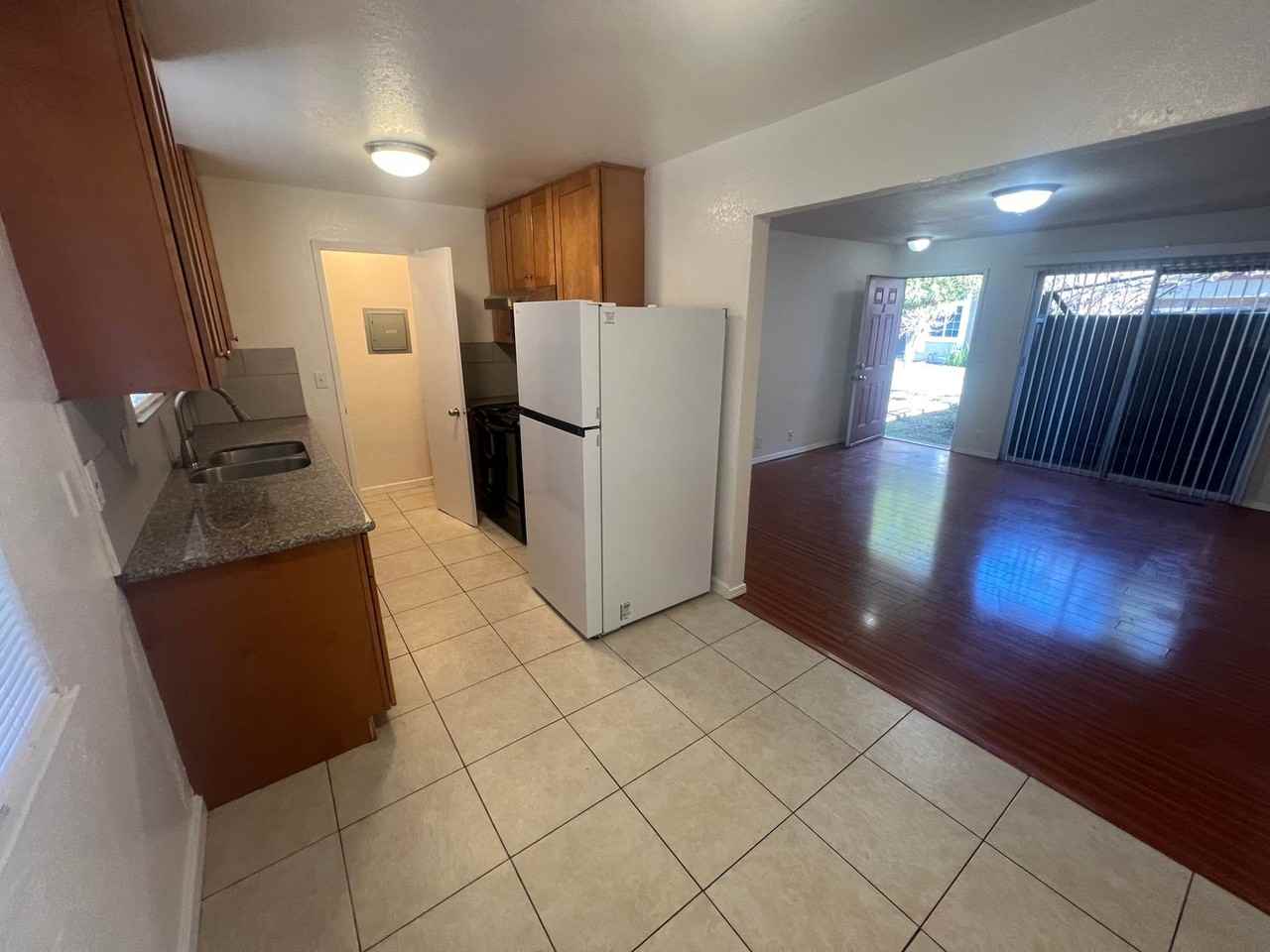 1415 Kingman Ave - Photo 3 of 10