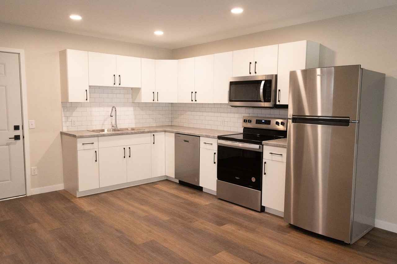 Elmview I Apartments - Photo 2 of 34