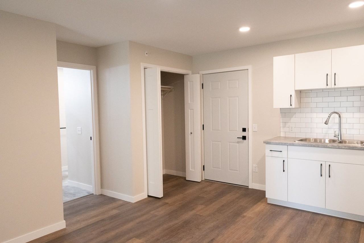 Elmview I Apartments - Photo 3 of 34