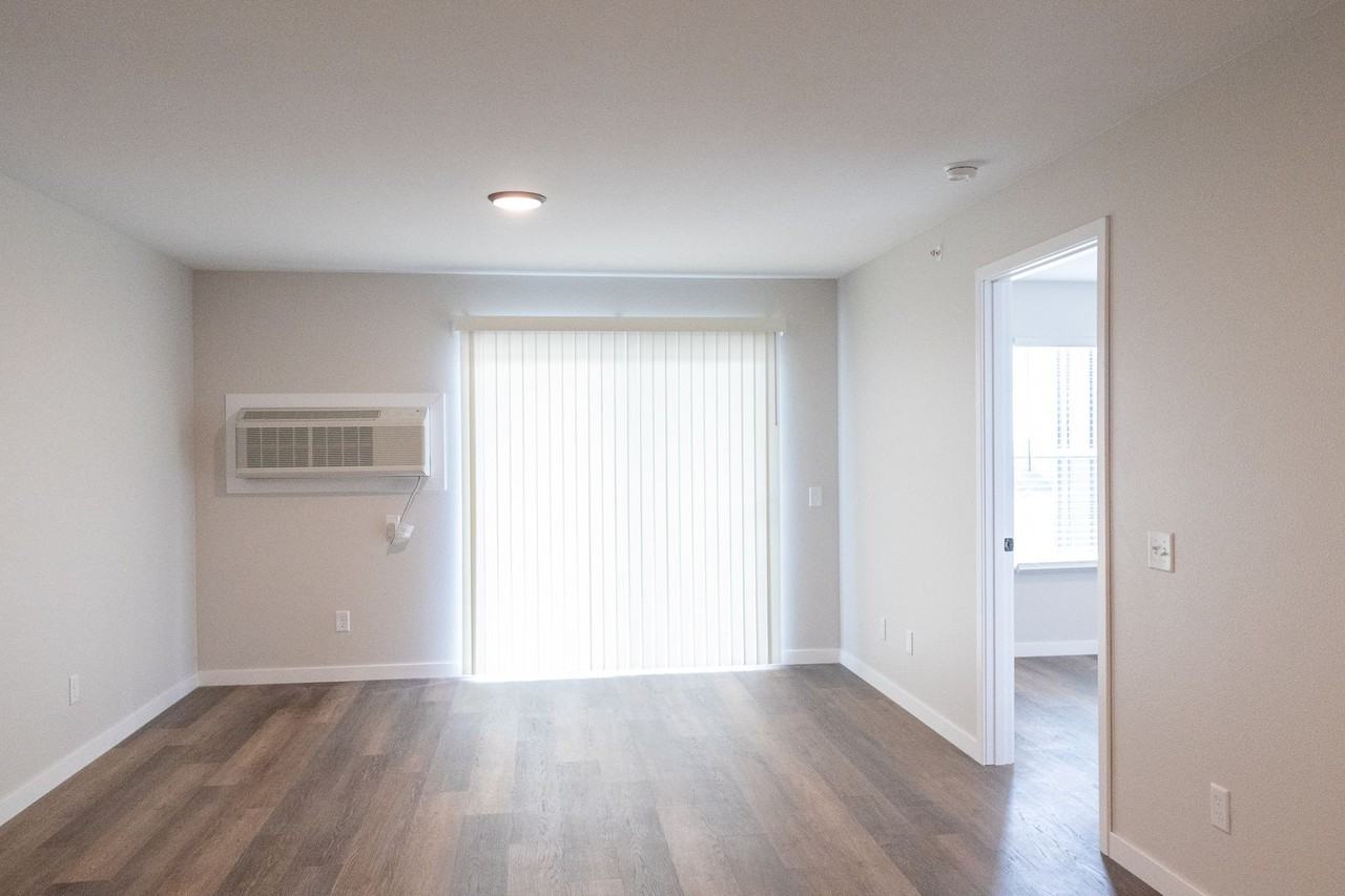 Elmview I Apartments - Photo 4 of 34