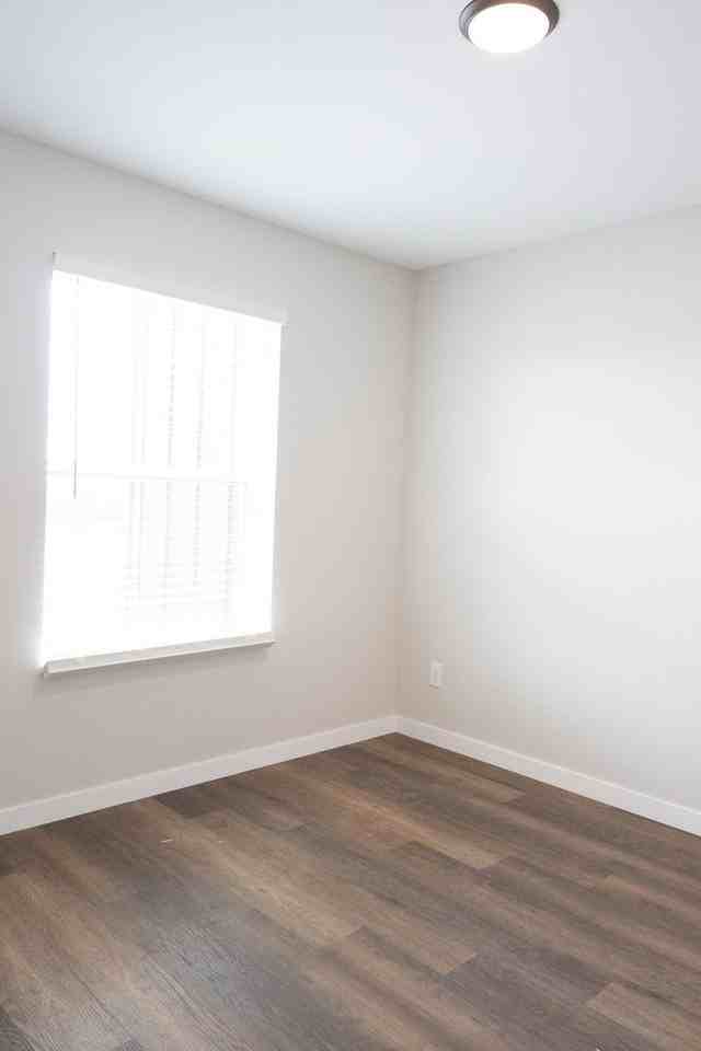 Elmview I Apartments - Photo 5 of 34