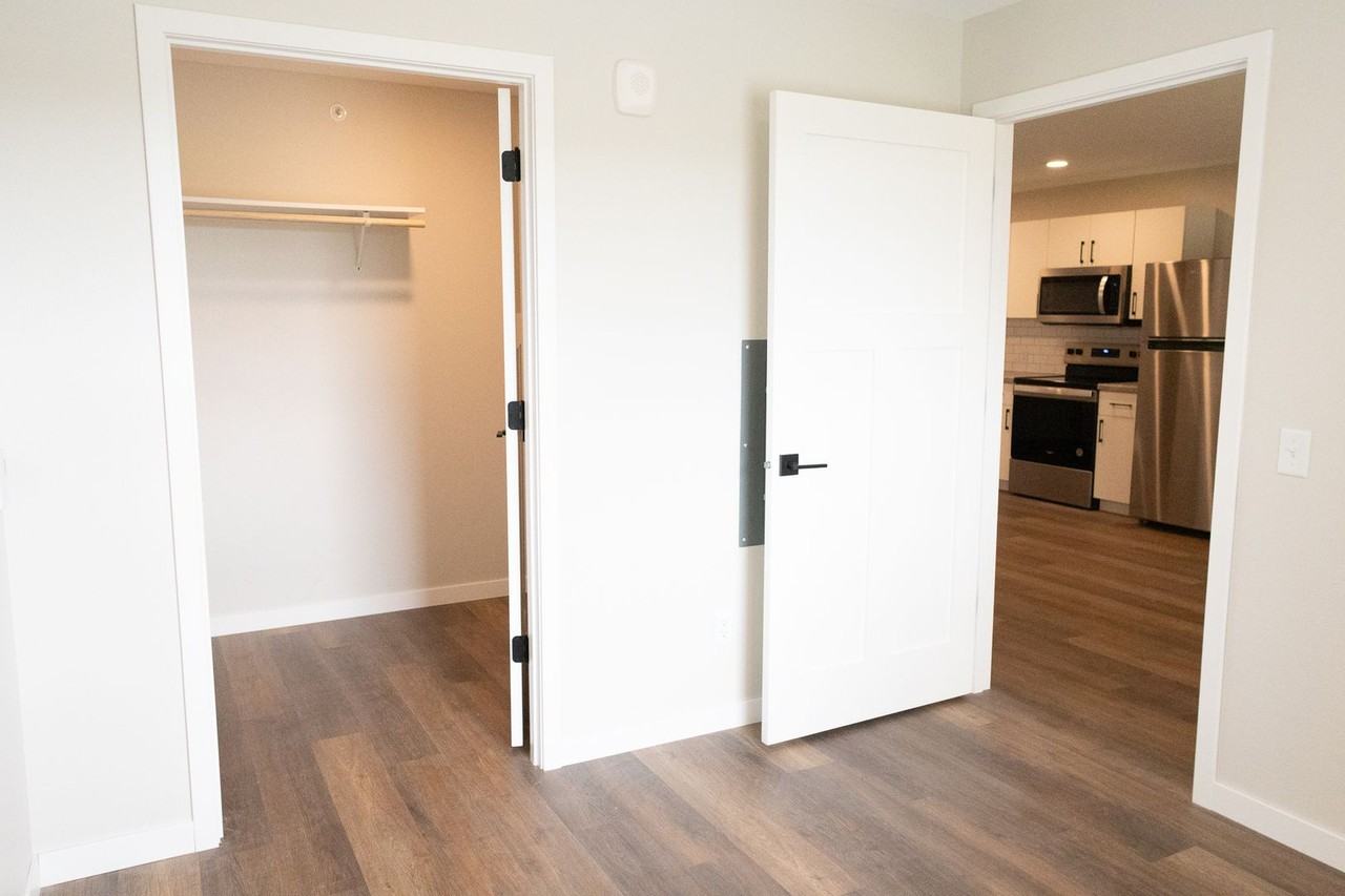 Elmview I Apartments - Photo 7 of 34