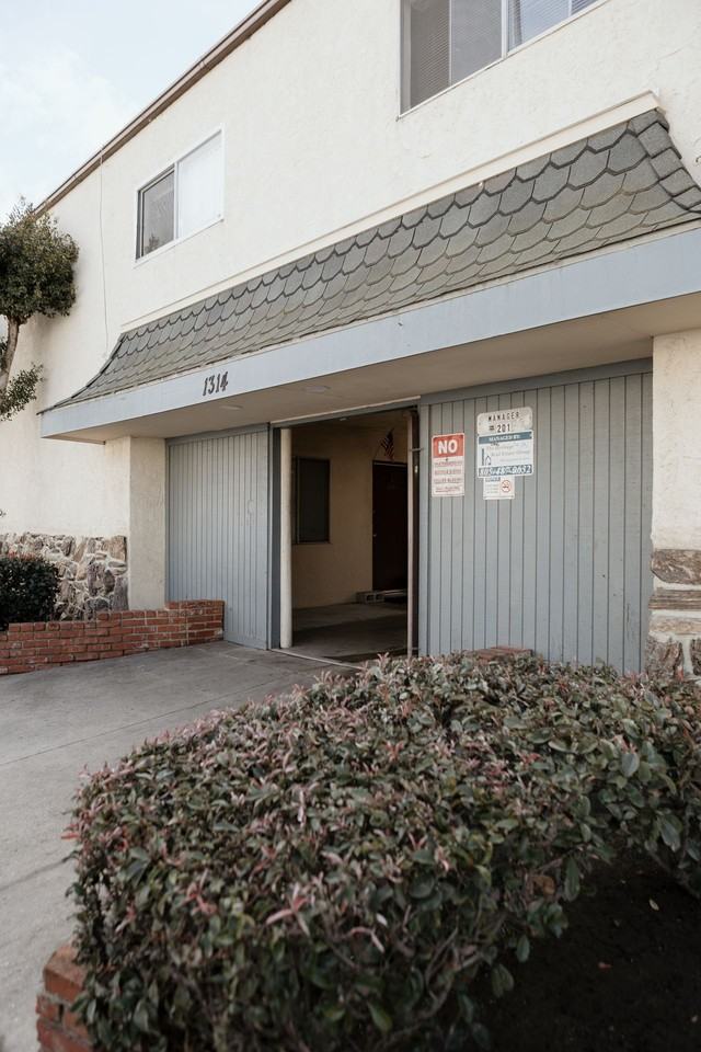 1314 Edgewood Way - Photo 3 of 4