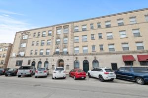 featured image of 6314 S Troy St