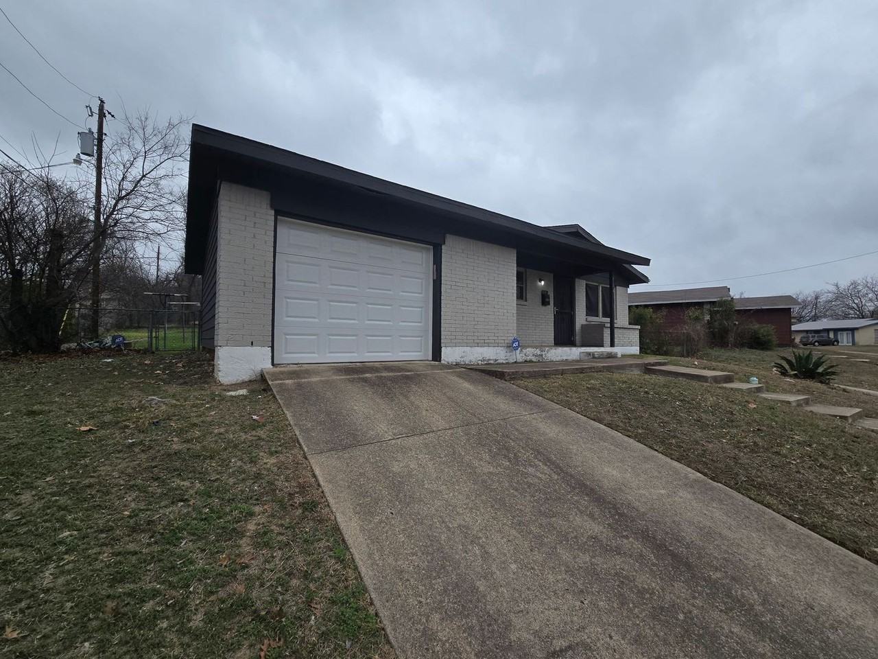 904 Santa Rosa Dr - Photo 2 of 23