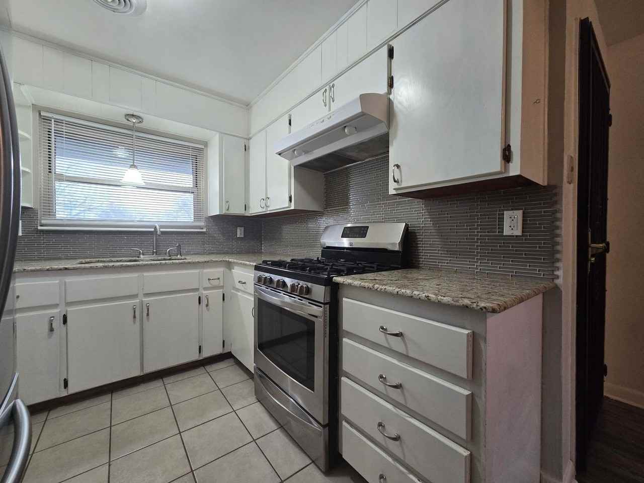 904 Santa Rosa Dr - Photo 7 of 23