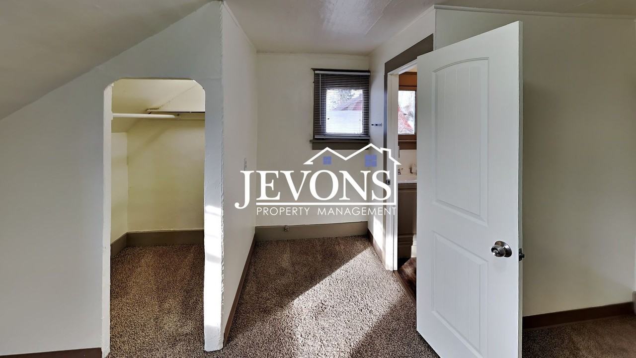 201 N 7th St Yakima, WA 98901 - Photo 6 of 21