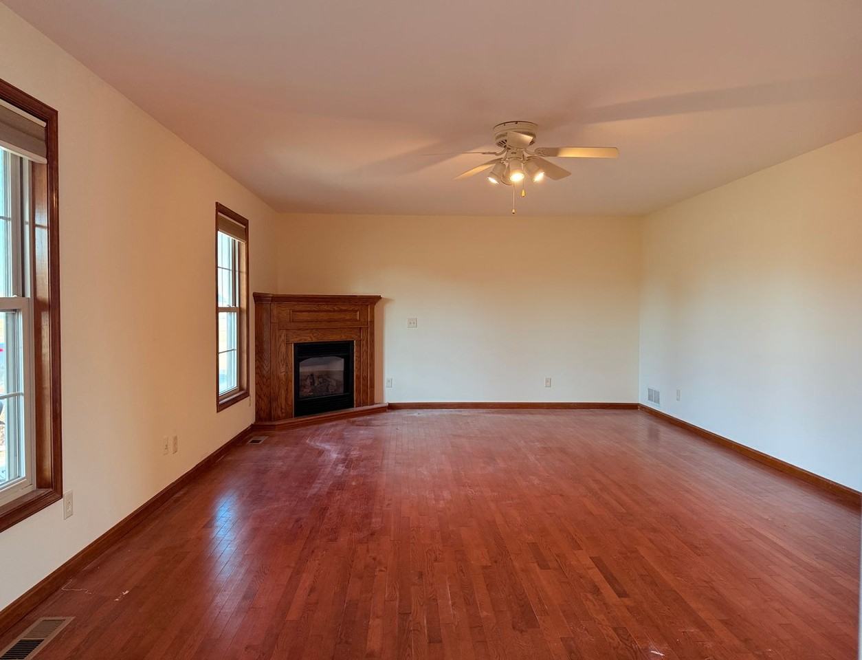 20419 Spangler Dr - Photo 2 of 19