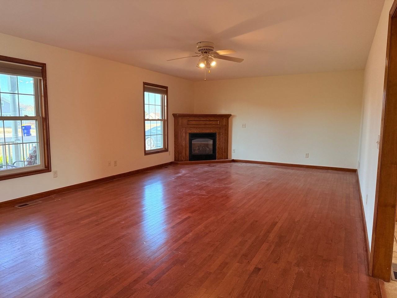 20419 Spangler Dr - Photo 3 of 19