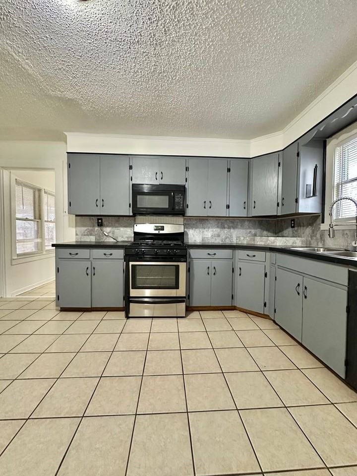 2101 North St - Photo 5 of 22