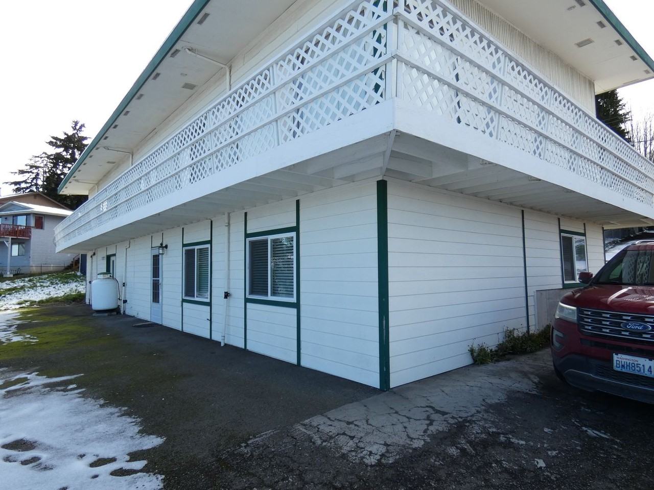 1729 1/2 E 3rd St - Photo 2 of 31