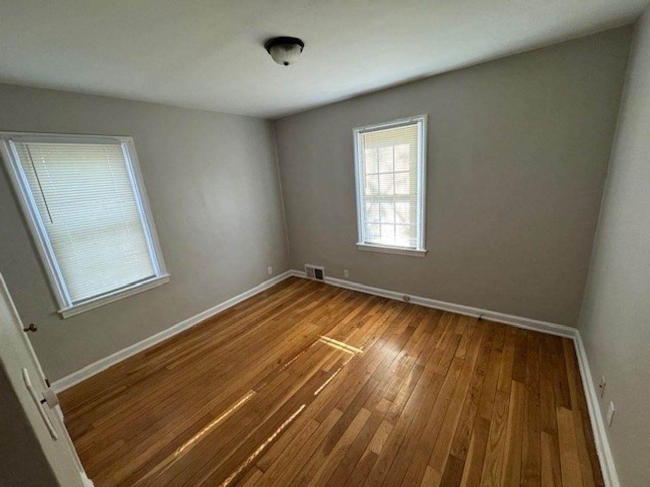 2631 Northview Ave - Photo 6 of 10