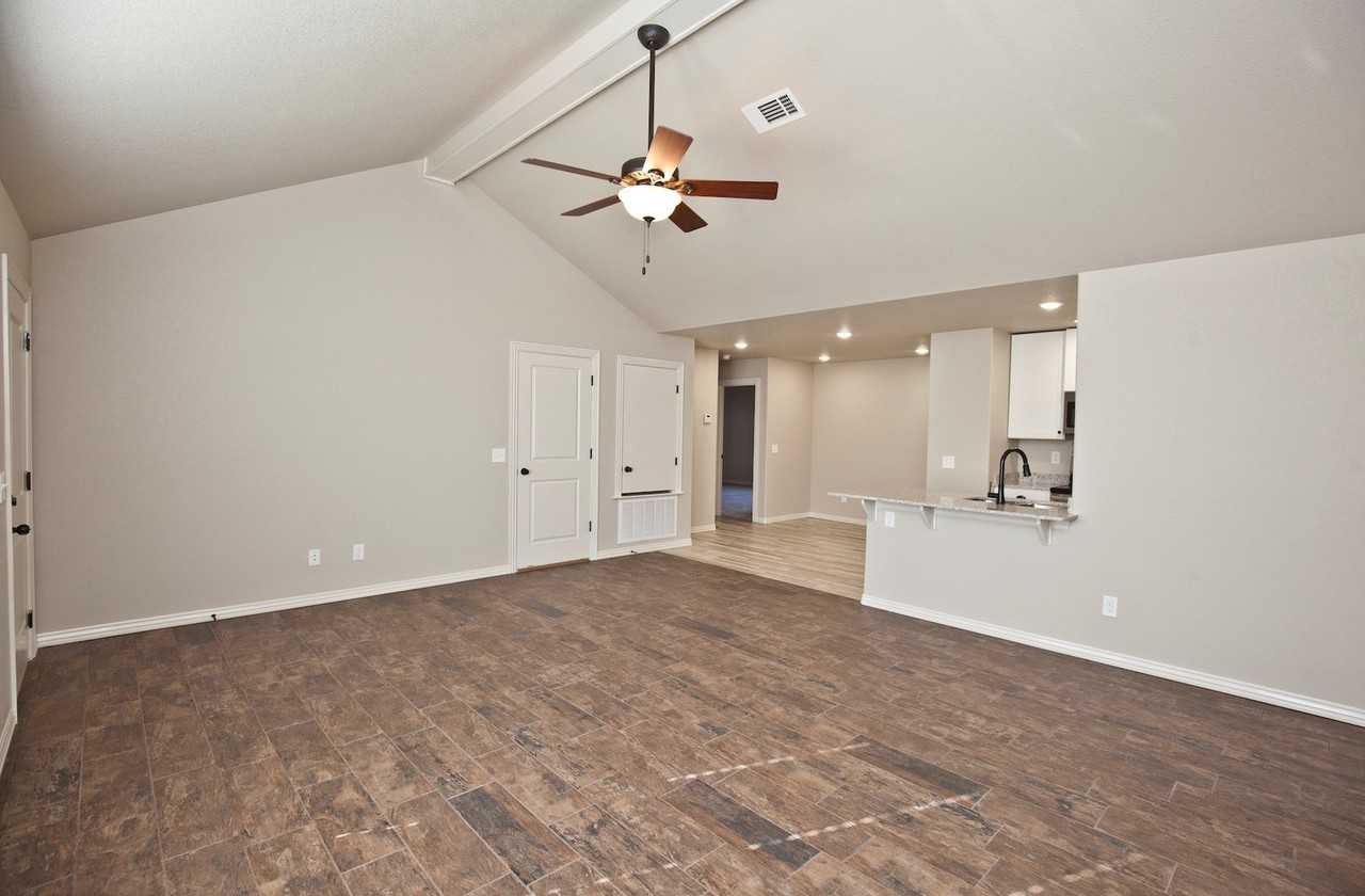 310 Commercial St Apt C - Photo 4 of 19