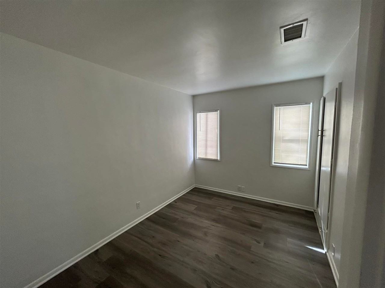 2210 Chestnut Ave - Photo 3 of 9