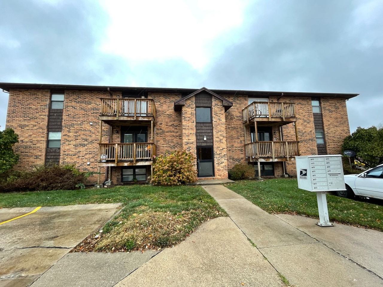 507 Columbia Dr - Photo 3 of 17