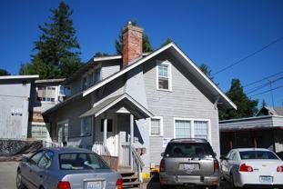 905 NE Lake Street - Photo 1 of 1