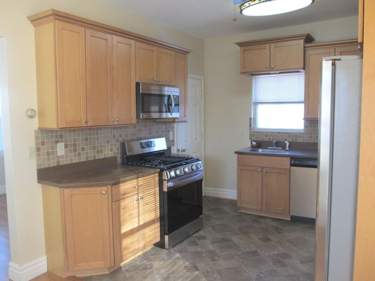 127 Parchmount Ave - Photo 3 of 12