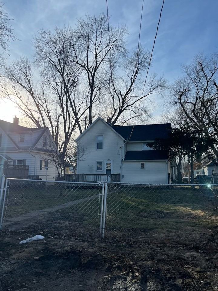 1828 4th St - Photo 3 of 21