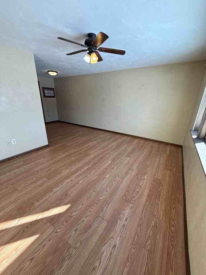 1511 7th Ave Sw - Photo 3 of 14