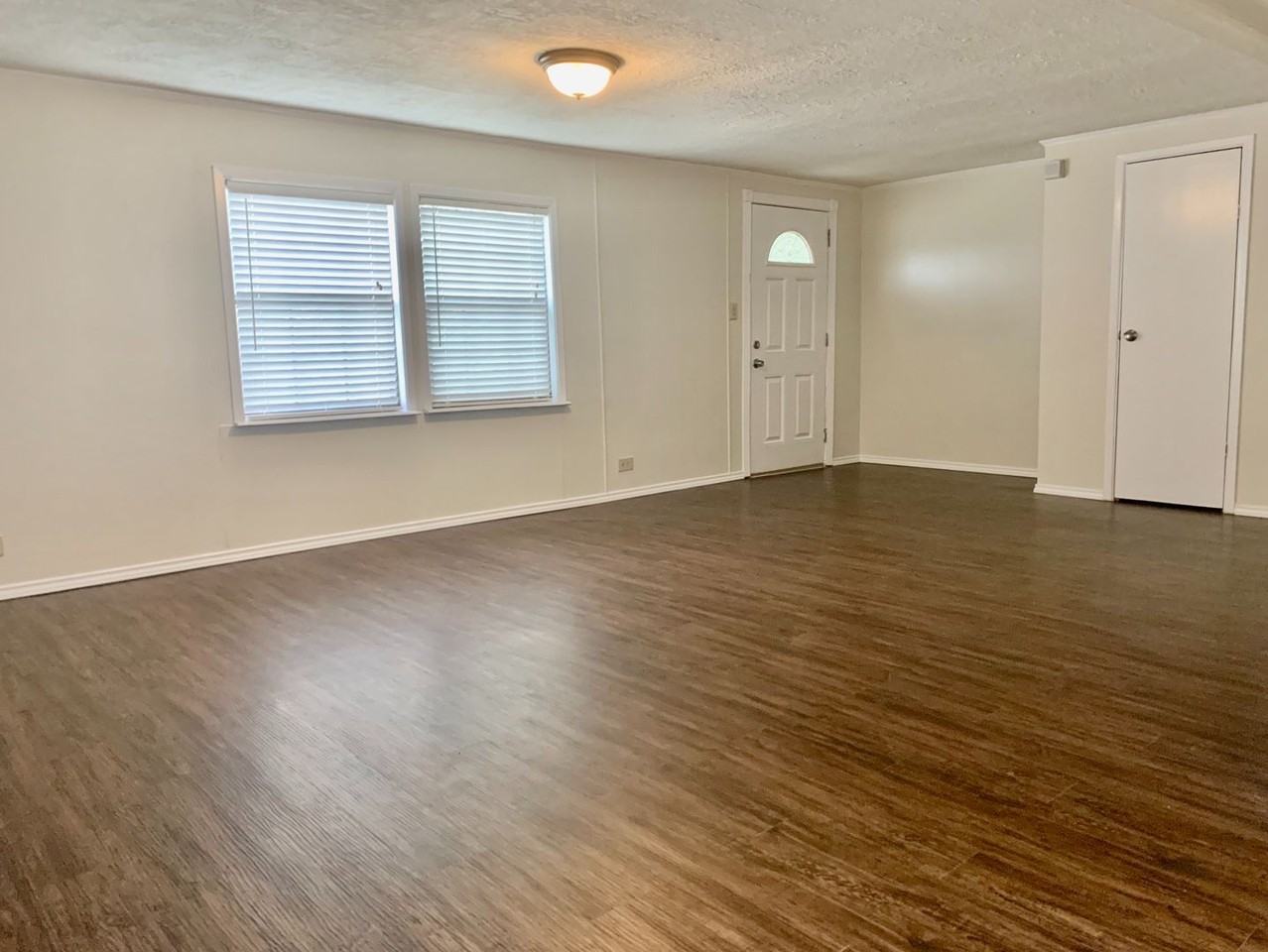 2121 Windy Hill Road - Photo 2 of 18