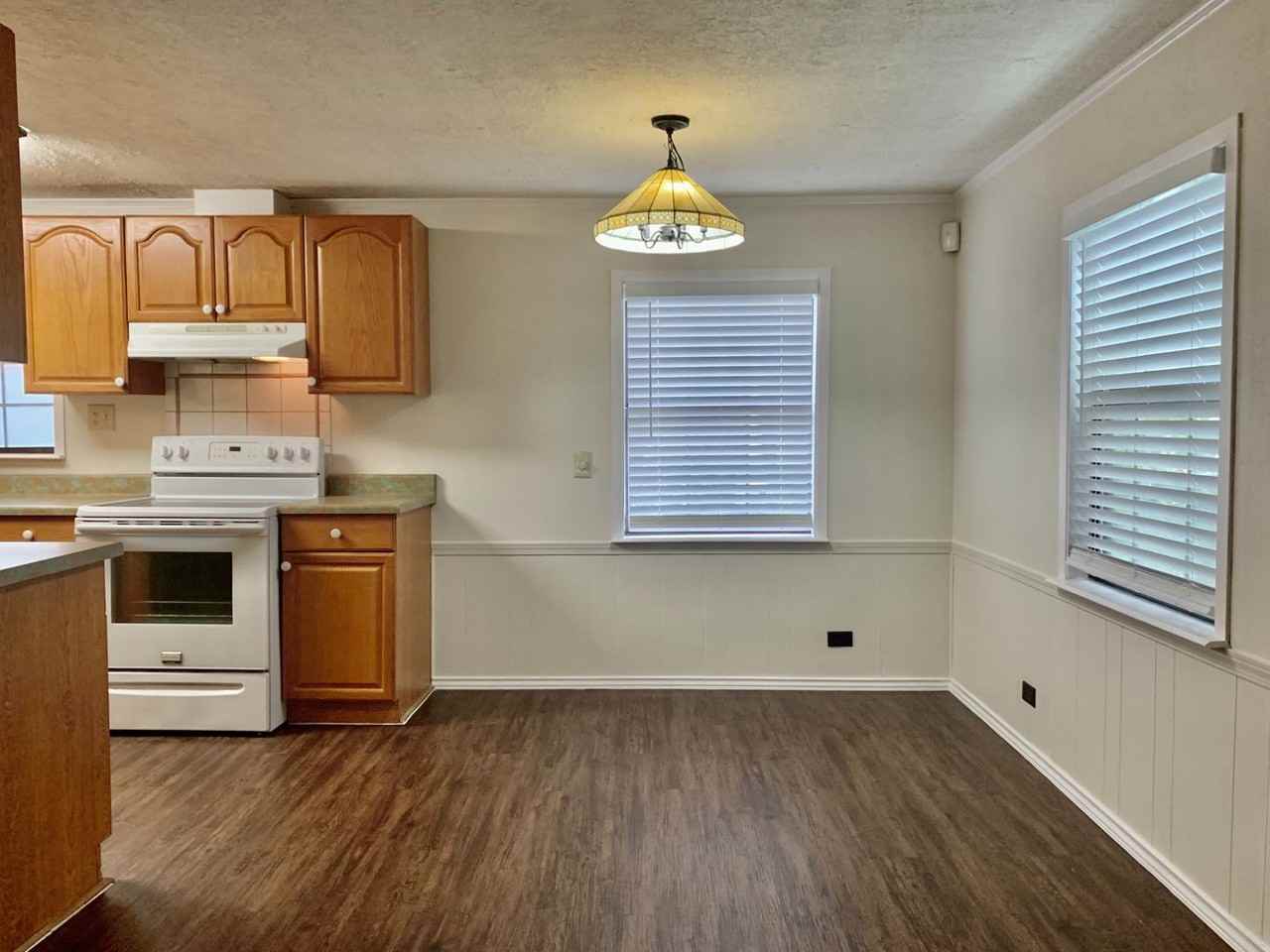 2121 Windy Hill Road - Photo 4 of 18