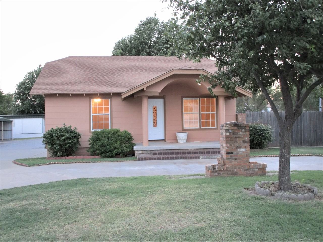 107 N 6th St - Photo 2 of 21