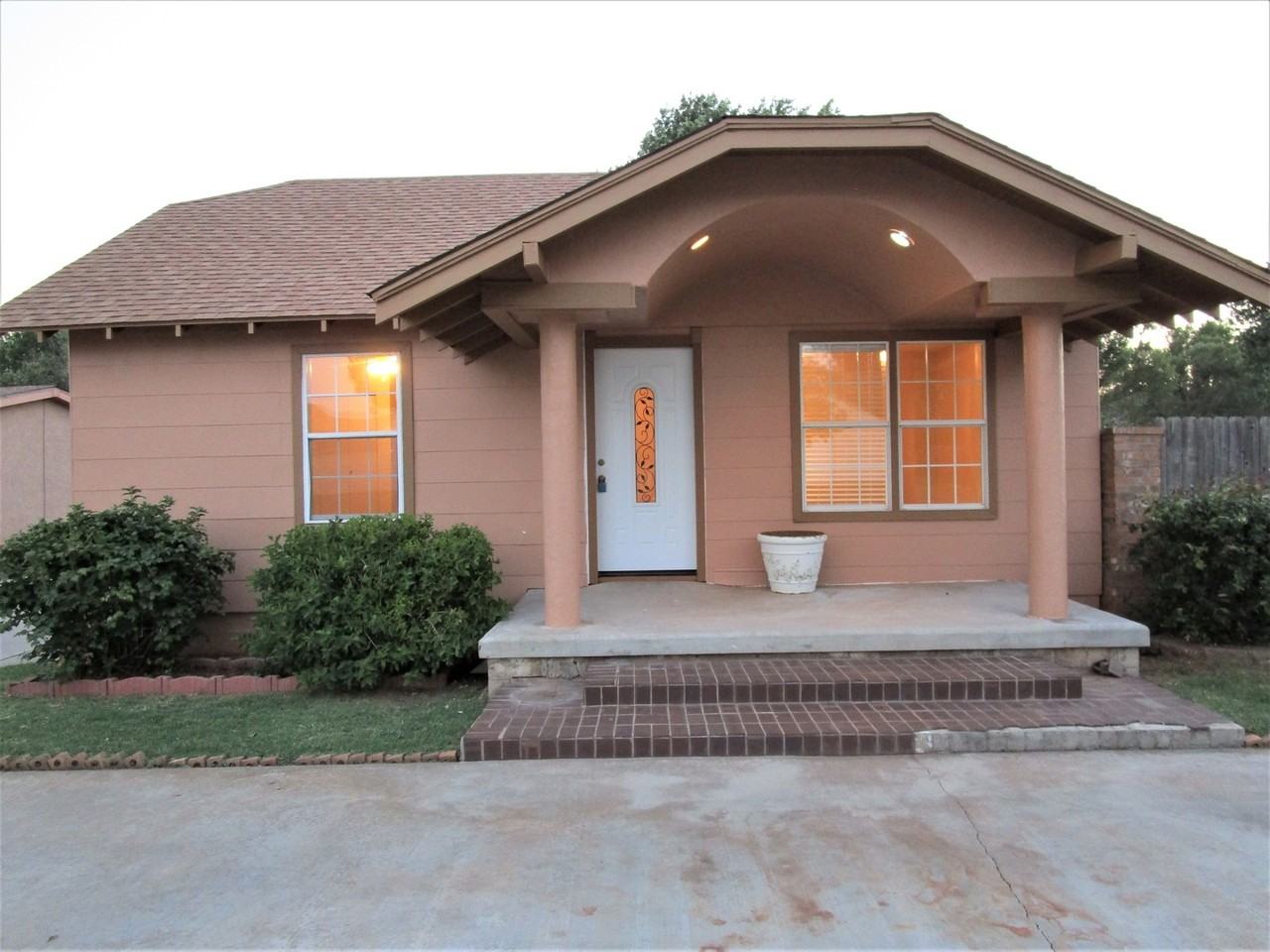 107 N 6th St - Photo 3 of 21