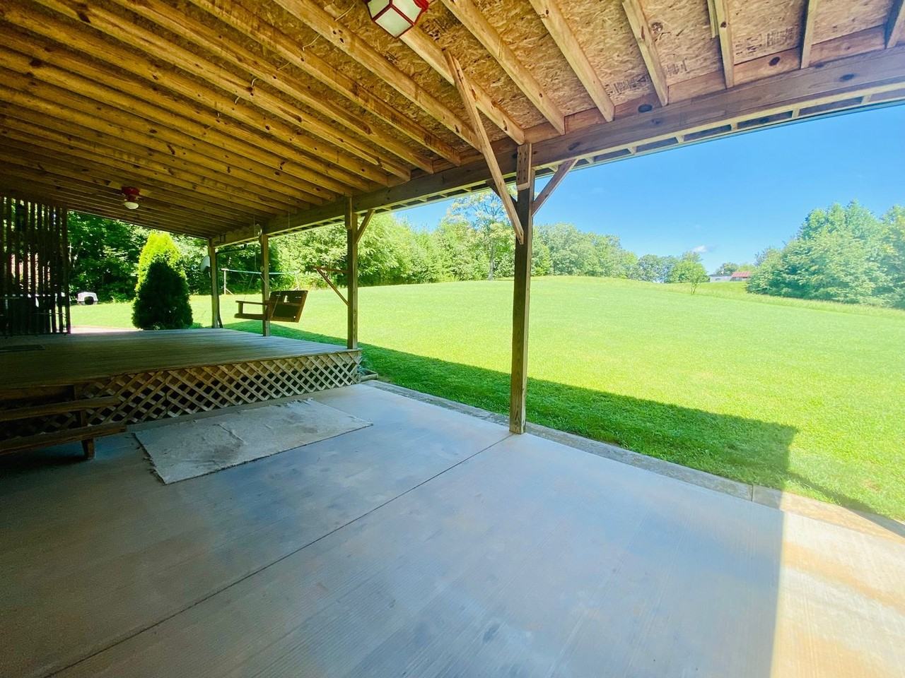 2493 Hunting Creek Rd - Photo 7 of 40