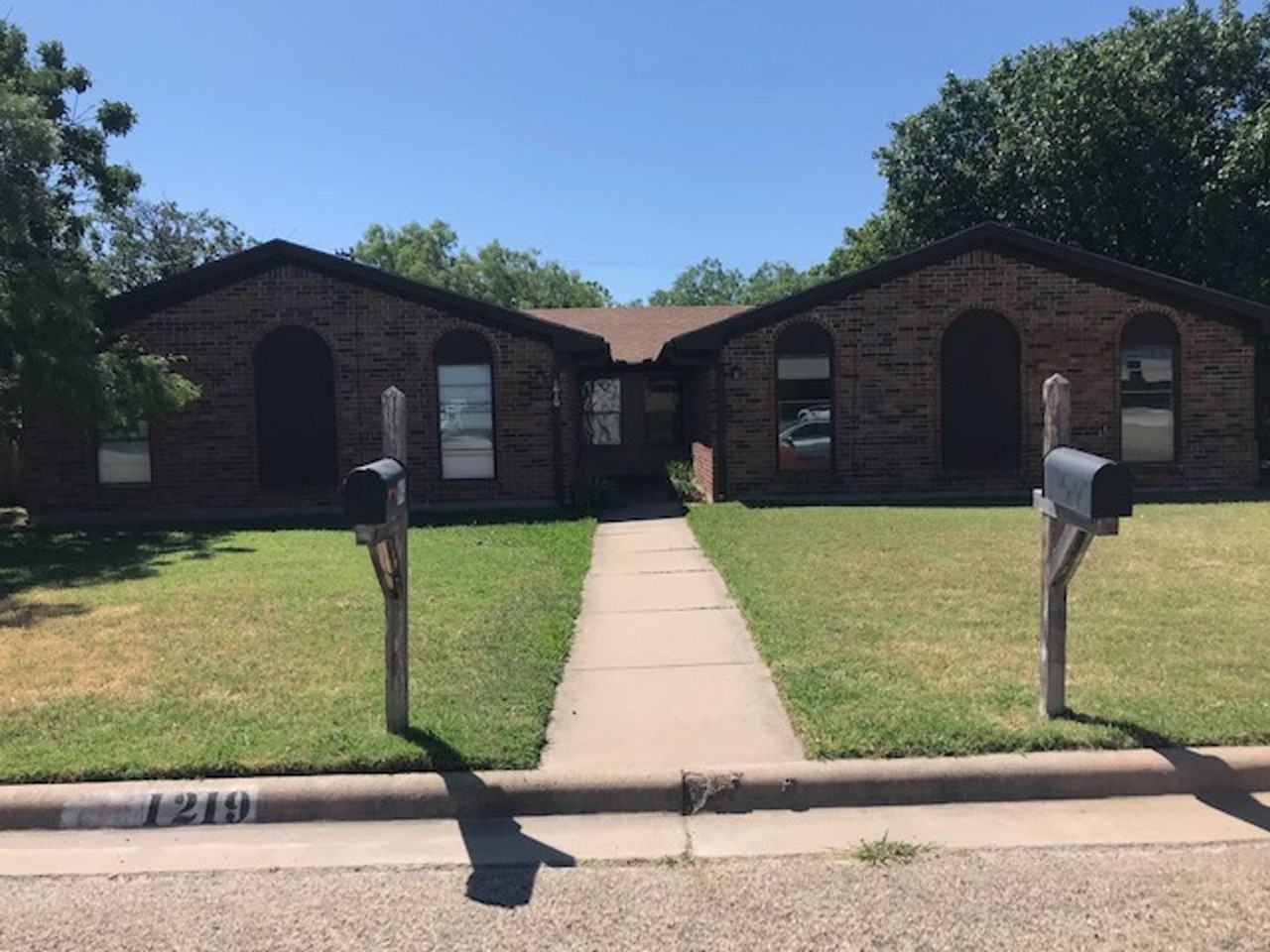 1217 Ruswood Dr - Photo 3 of 14