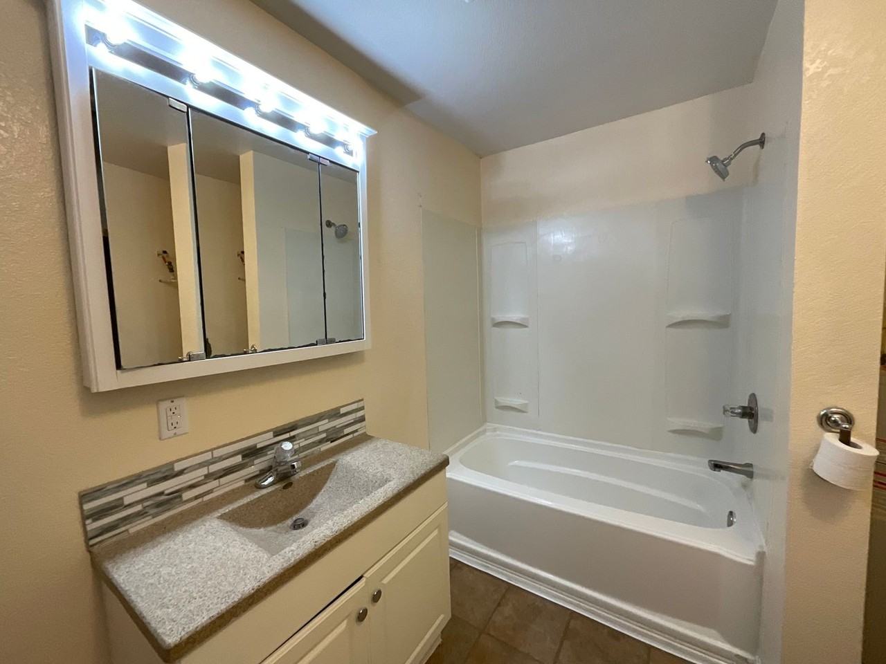 1105 Katherine Ave - Photo 6 of 13