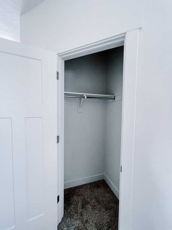 887 E 180 S - Photo 6 of 37