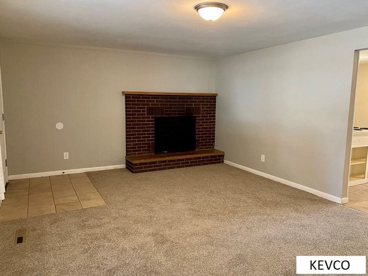 1037 Montview Rd - Photo 3 of 18