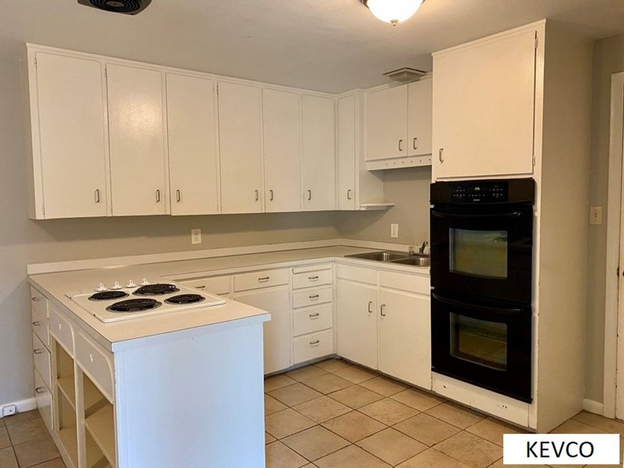 1037 Montview Rd - Photo 4 of 18