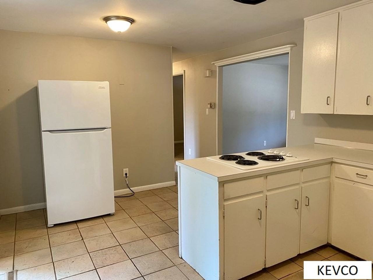 1037 Montview Rd - Photo 5 of 18