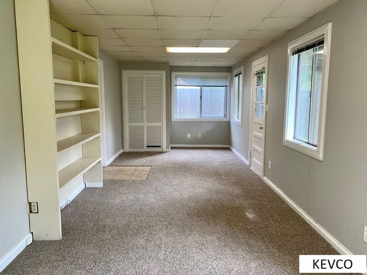 1037 Montview Rd - Photo 6 of 18