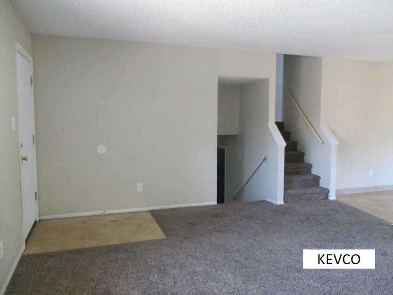 1921 W Plum St - Photo 2 of 18