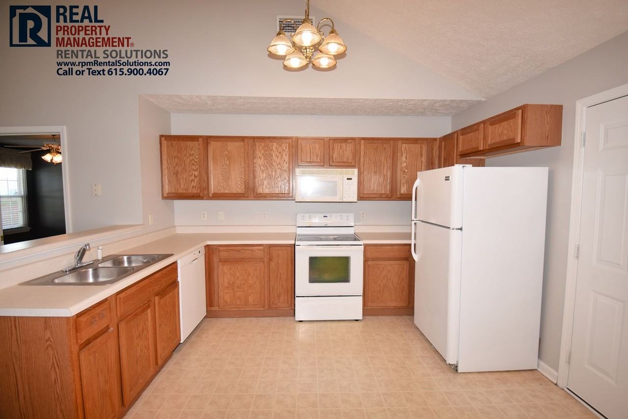 3166 Holsted Dr - Photo 5 of 19