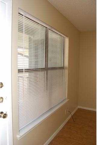 202 E 32nd St - Photo 3 of 8