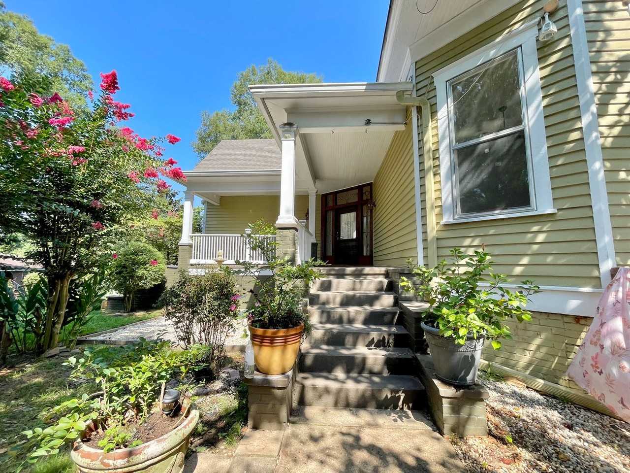 311 N 4th St - Photo 2 of 35