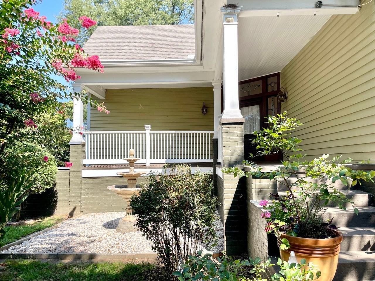 311 N 4th St - Photo 4 of 35